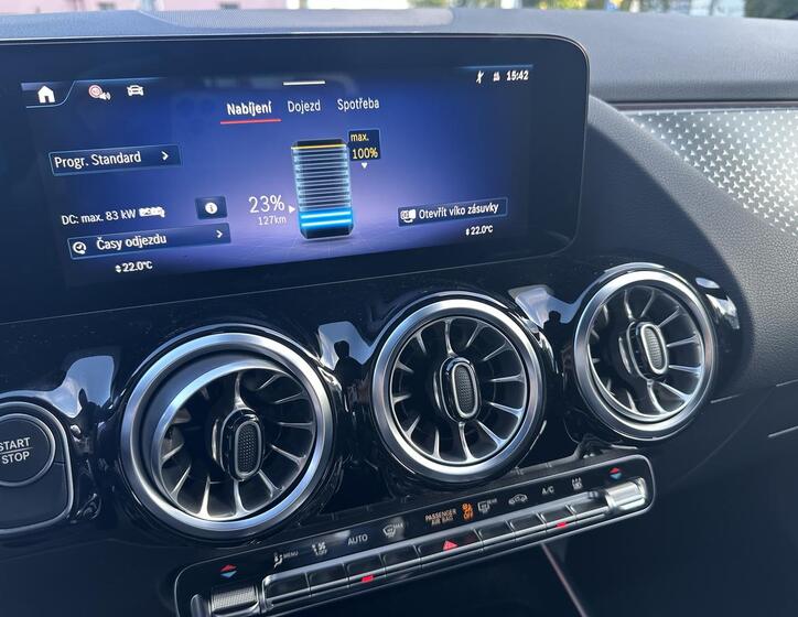 Mercedes-Benz EQA 15