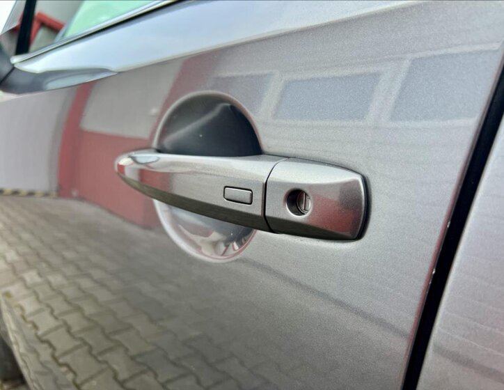 Nissan Qashqai SUV / Terénní 1,3 l 116 kw
