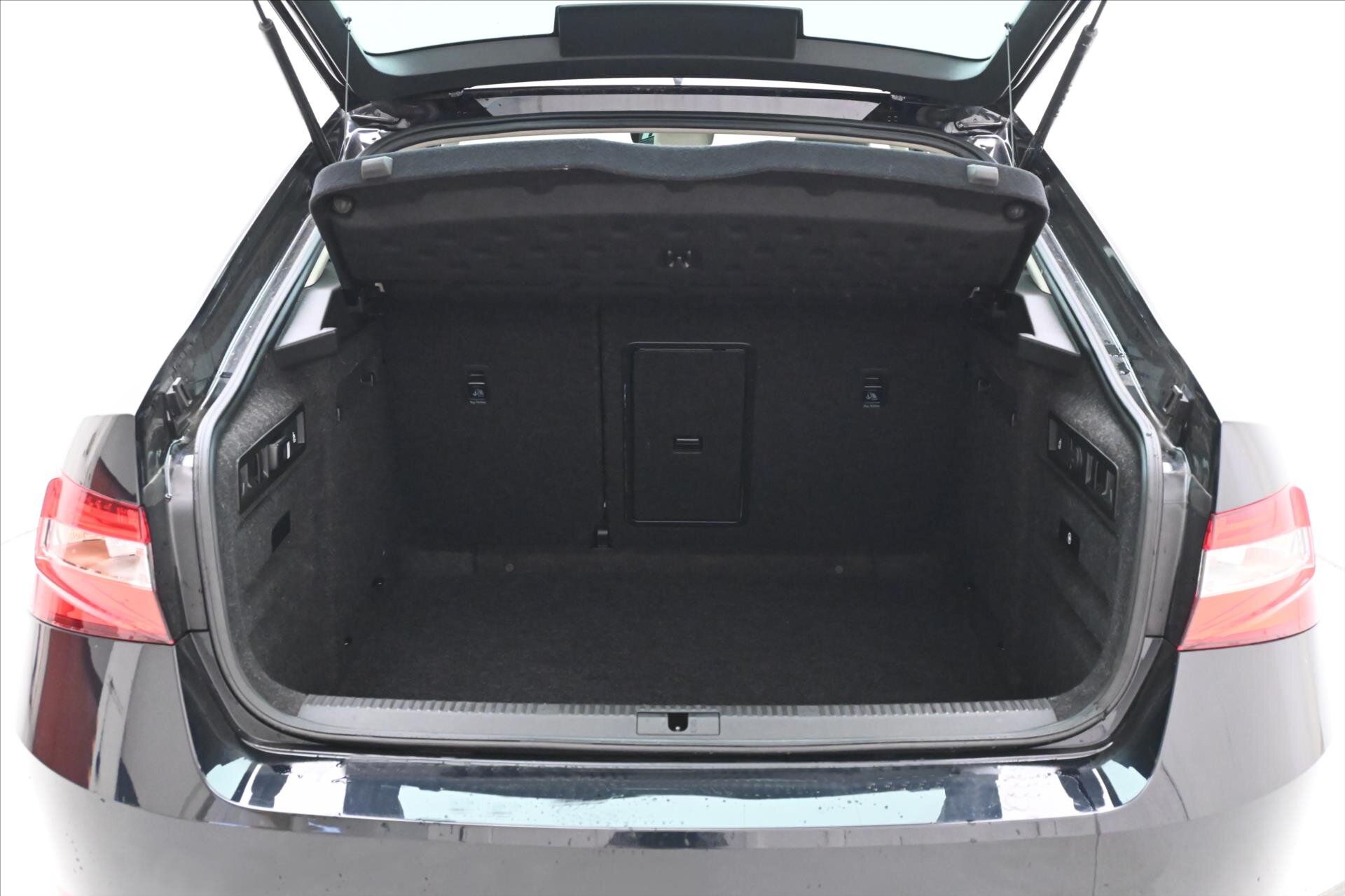 Škoda Superb Liftback 2,0 l 110 kw