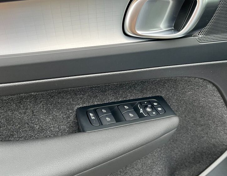 Volvo XC40 24