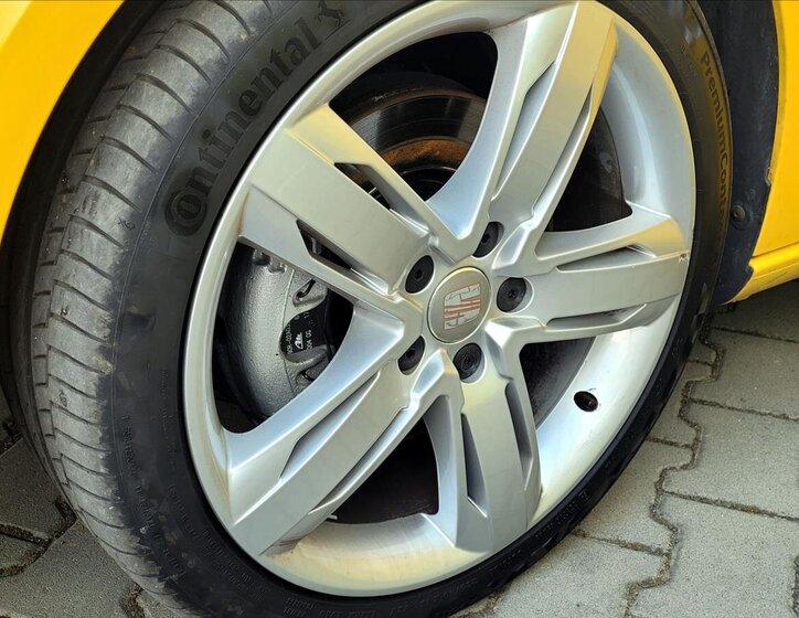 Seat Leon Hatchback 2,0 l 185 kw