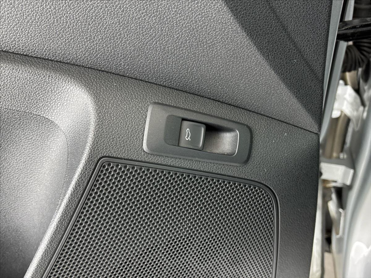 Škoda Karoq SUV / Terénní 1,5 l 110 kw