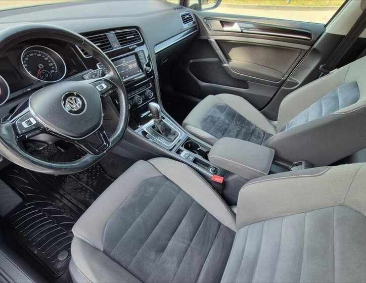 Volkswagen Golf Kombi 1,6 l 77 kw