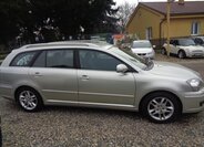 Toyota Avensis Kombi 2,0 l 108 kw