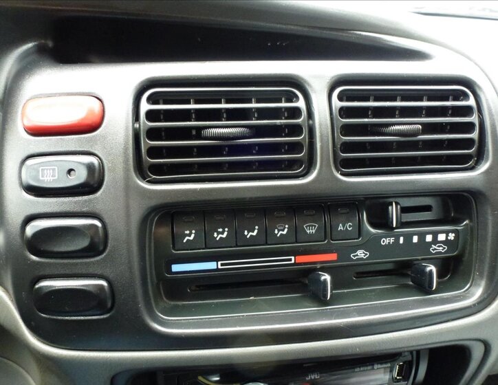 Suzuki Grand Vitara SUV / Terénní 2,0 l 94 kw