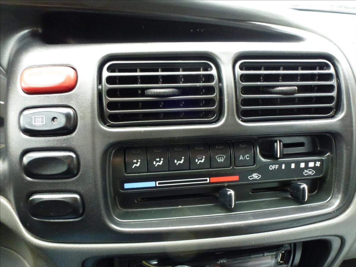 Suzuki Grand Vitara SUV / Terénní 2,0 l 94 kw