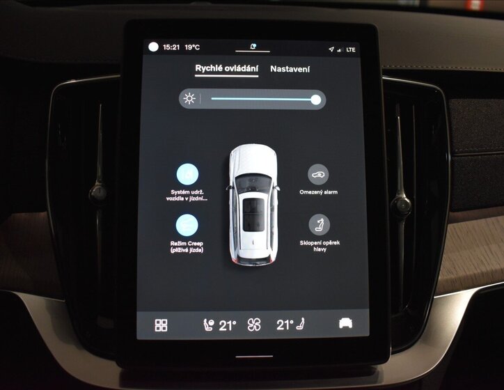 Volvo XC90 SUV / Terénní 2,0 l 228 kw