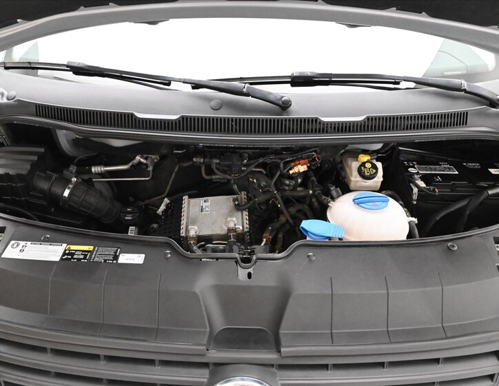 Volkswagen Transporter 9