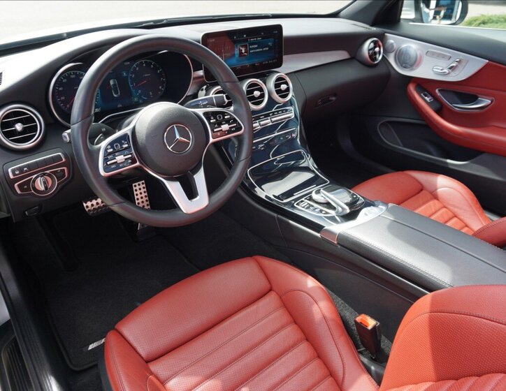 Mercedes-Benz Třídy C Kabriolet 2,0 l 190 kw