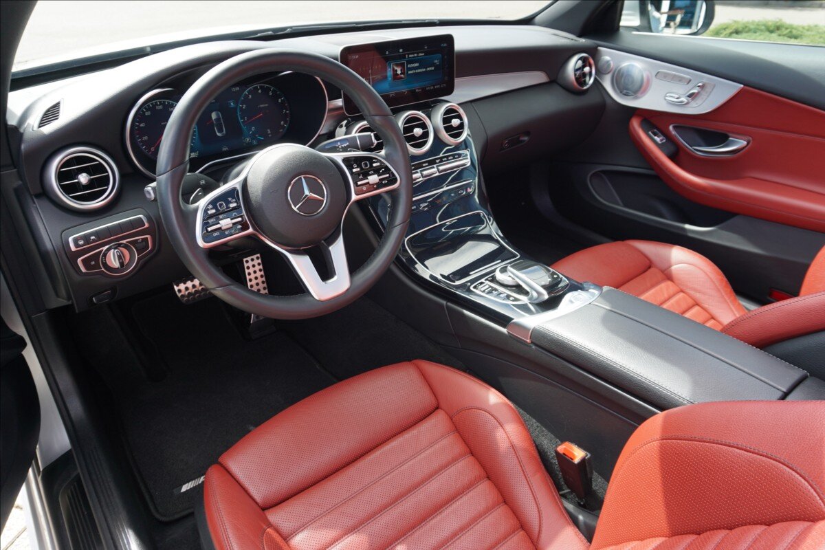Mercedes-Benz Třídy C Kabriolet 2,0 l 190 kw