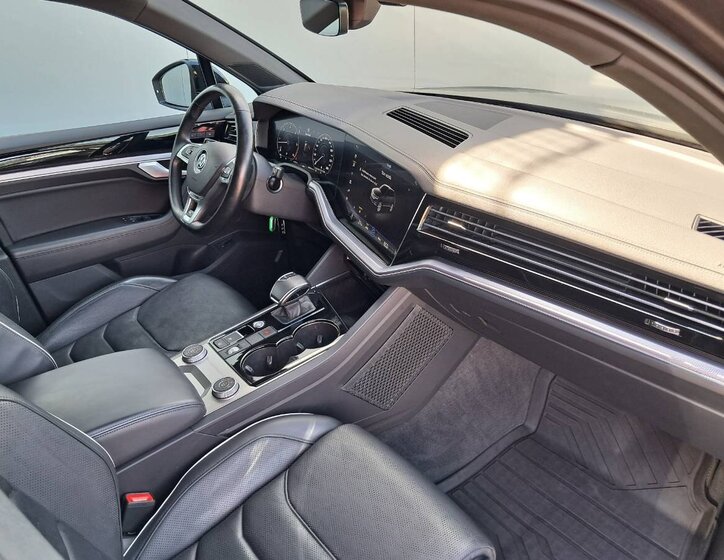 Volkswagen Touareg SUV / Terénní 3,0 l 210 kw