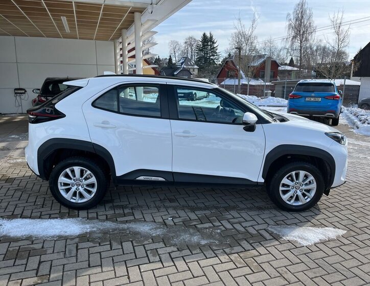 Toyota Yaris Cross SUV 1,5 l 68 kw