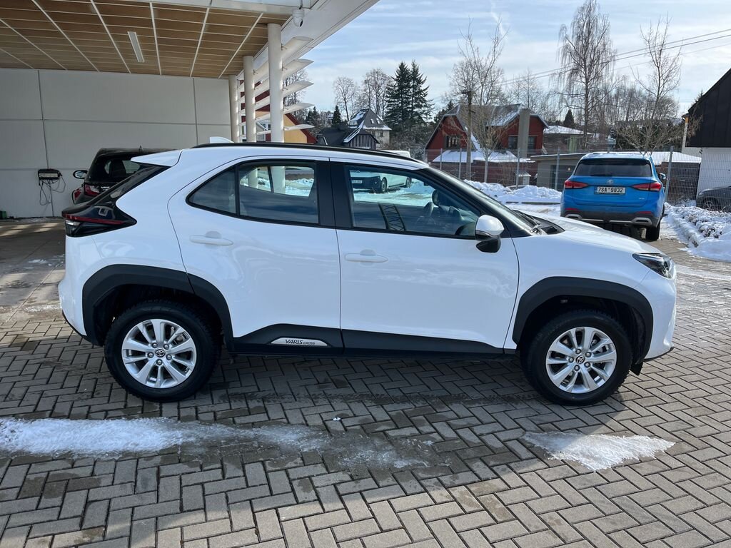 Toyota Yaris Cross SUV 1,5 l 68 kw