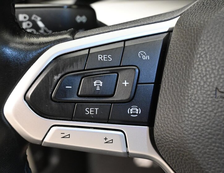 Volkswagen Golf Hatchback 999,0 81 kw