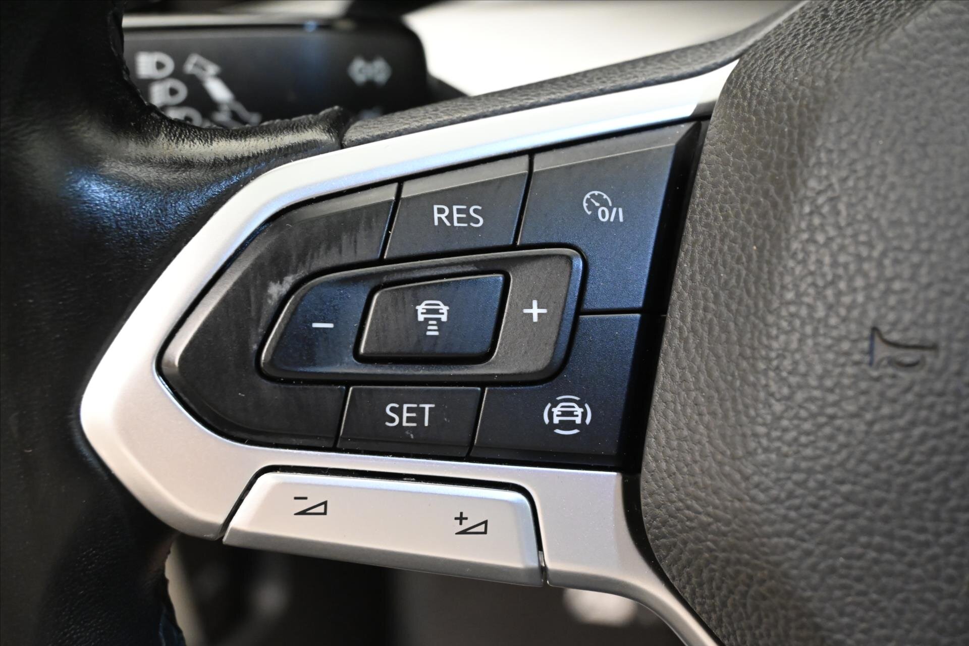 Volkswagen Golf Hatchback 999,0 81 kw