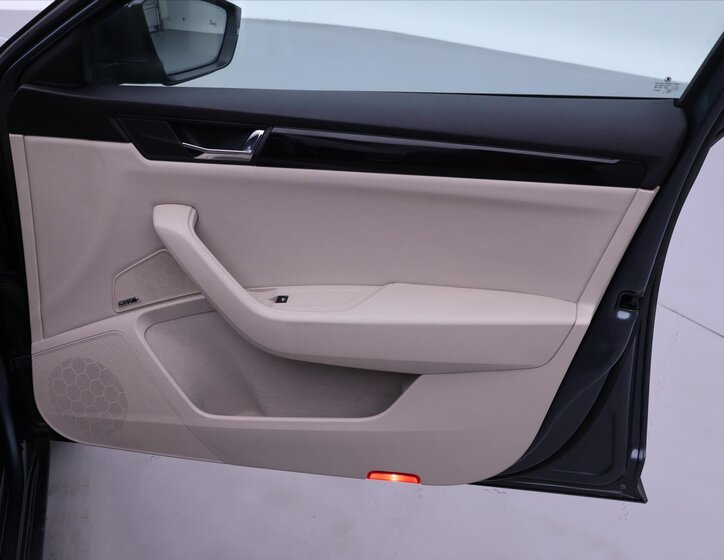 Škoda Superb Liftback 2,0 l 206 kw