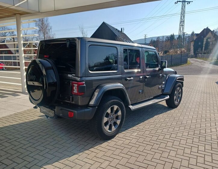 Jeep Wrangler 5