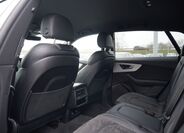 Audi Q8 18