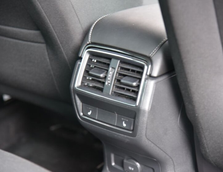 Škoda Karoq SUV / Terénní 1,5 l 110 kw