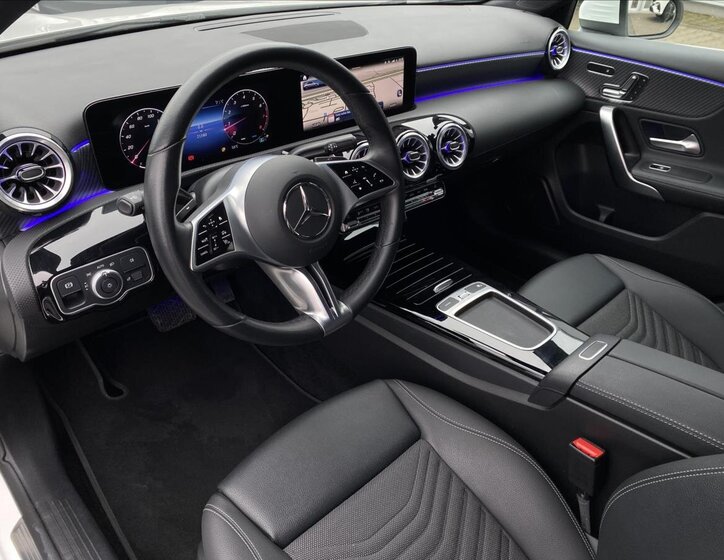 Mercedes-Benz Třídy A Sedan / Limuzína 1,3 l 100 kw