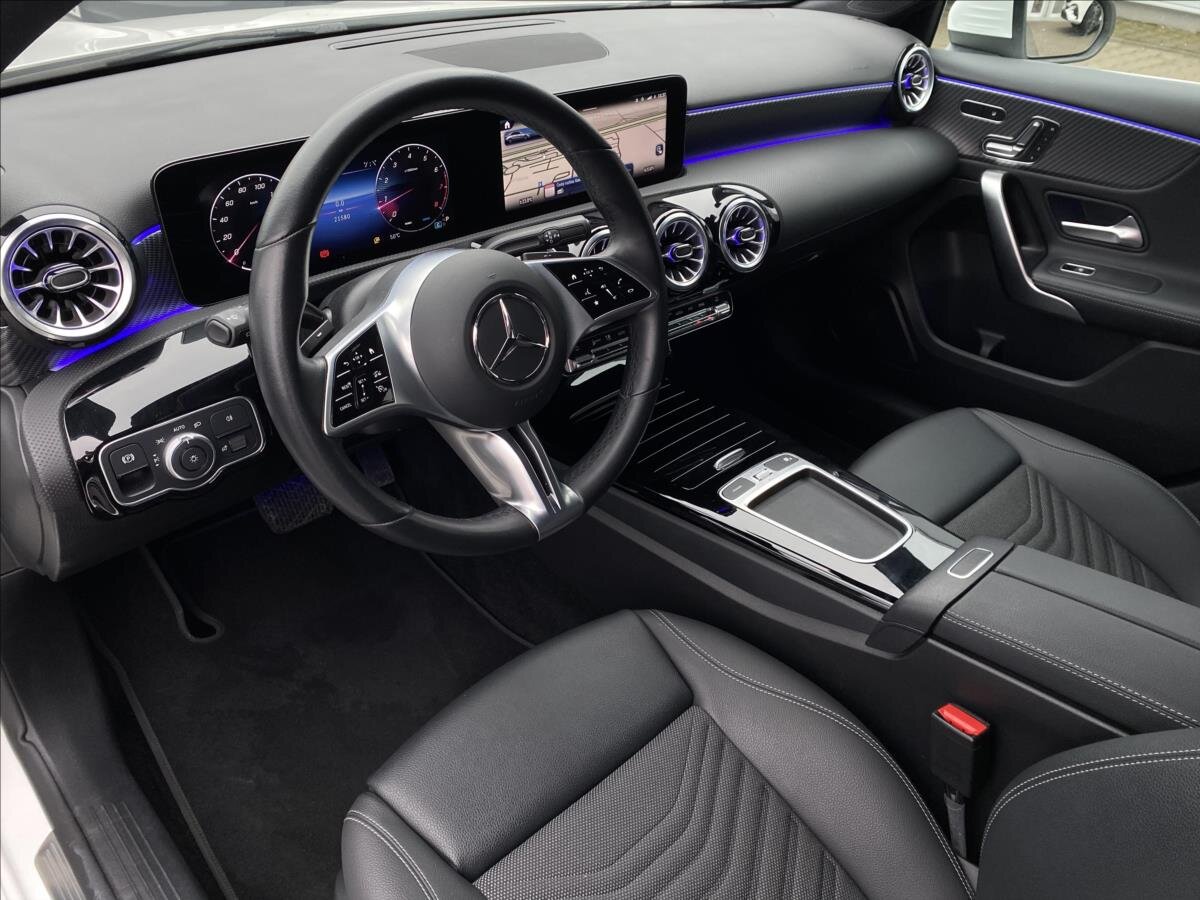 Mercedes-Benz Třídy A Sedan / Limuzína 1,3 l 100 kw