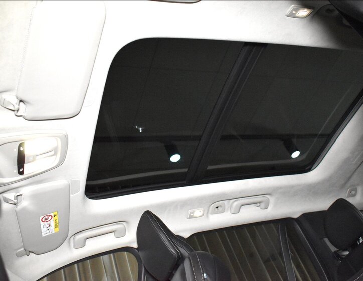 Volvo XC90 SUV / Terénní 2,0 l 335 kw