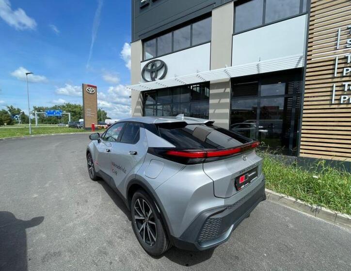 Toyota C-HR 10