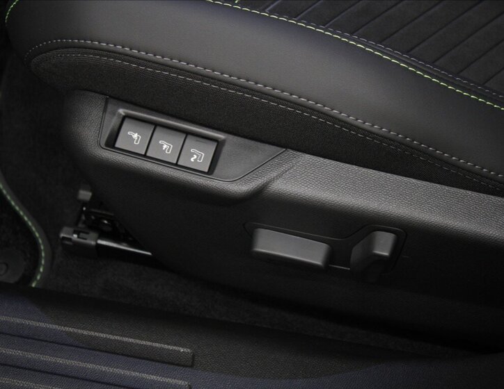 Peugeot 2008 SUV / Terénní 1,2 l 107 kw