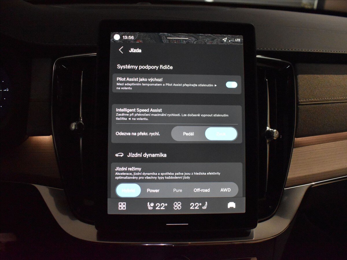 Volvo XC90 SUV / Terénní 2,0 l 228 kw