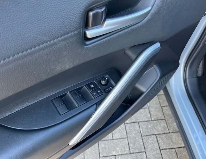 Toyota Corolla Cross SUV / Terénní 2,0 l 112 kw