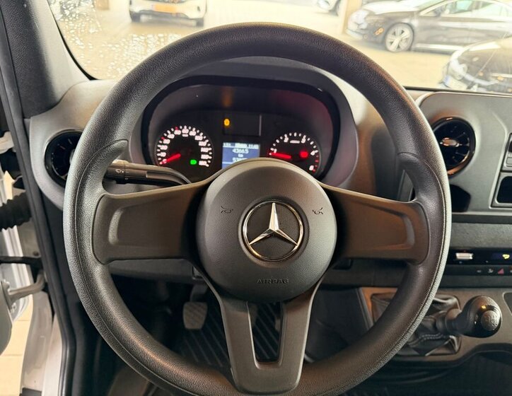 Mercedes-Benz Sprinter 12
