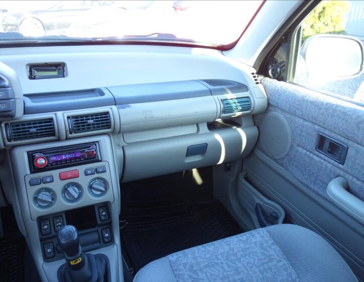 Land Rover Freelander SUV 2,0 l 72 kw