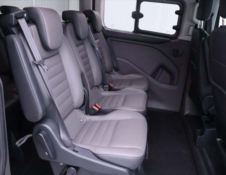 Ford Tourneo Custom Kombi 2,0 l 125 kw