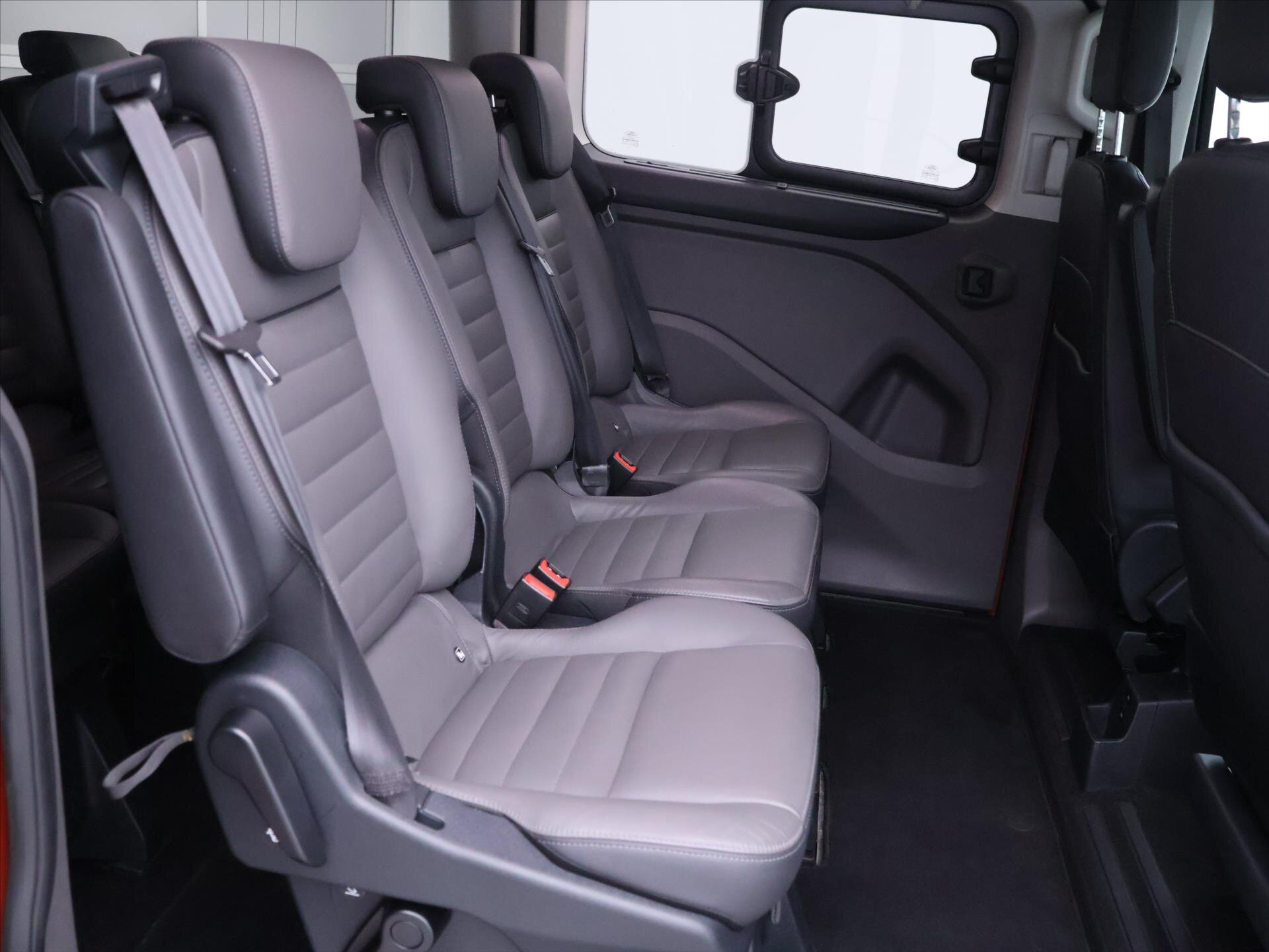 Ford Tourneo Custom Kombi 2,0 l 125 kw
