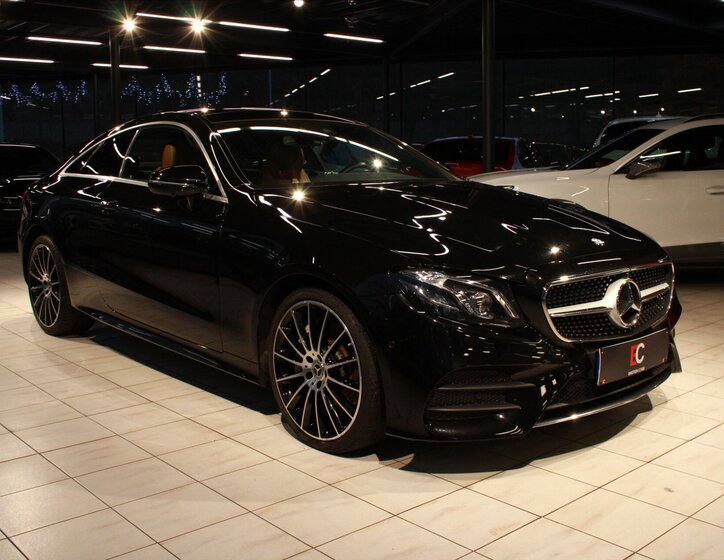 Mercedes-Benz Třídy E Kupé 3,0 l 245 kw