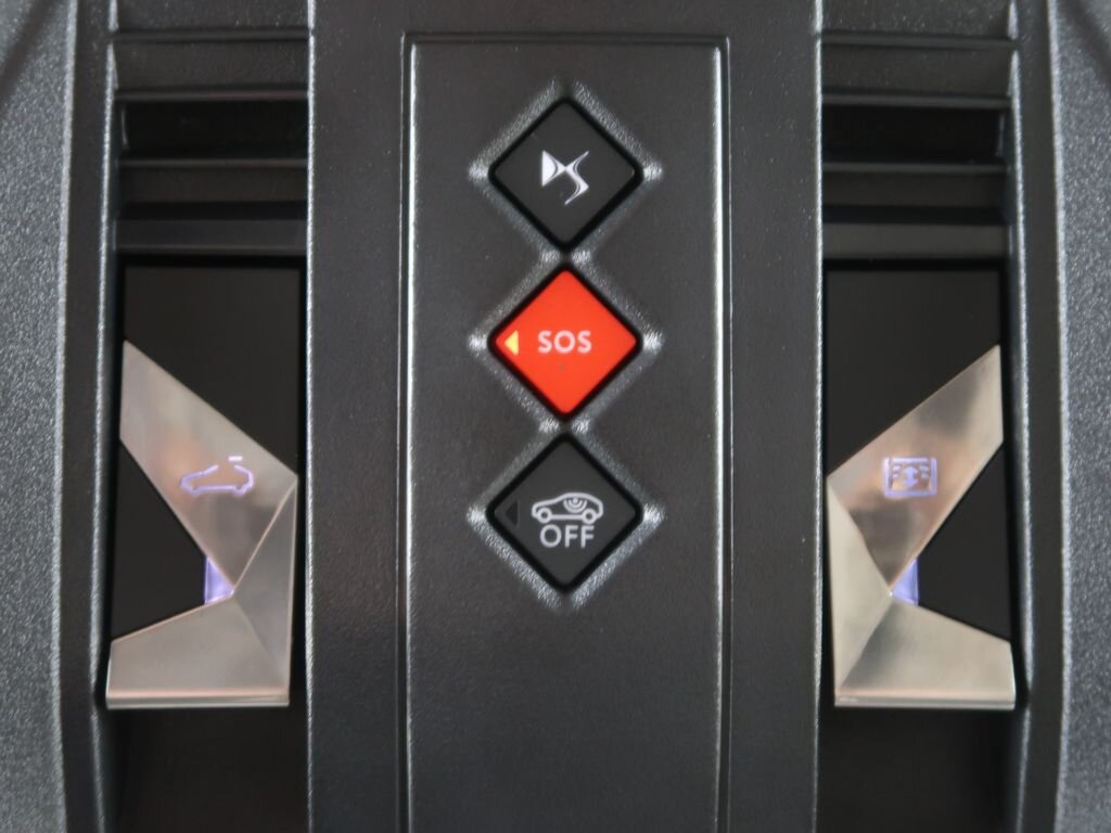 DS Automobiles DS9 Sedan / Limuzína 1,6 l 147 kw