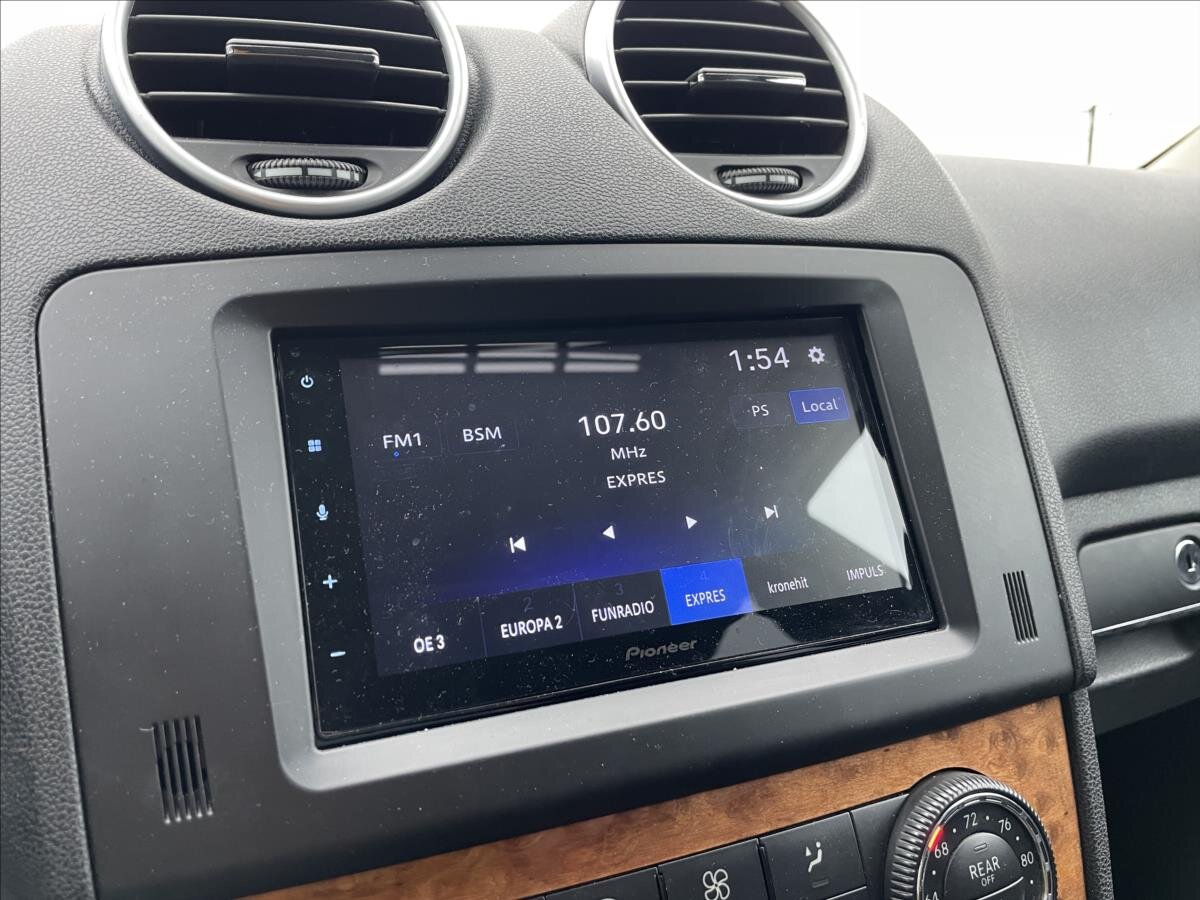 Mercedes-Benz Třídy M SUV / Terénní 3,5 l 200 kw