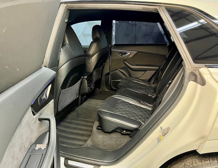 Audi SQ8 SUV 4,0 l 373 kw