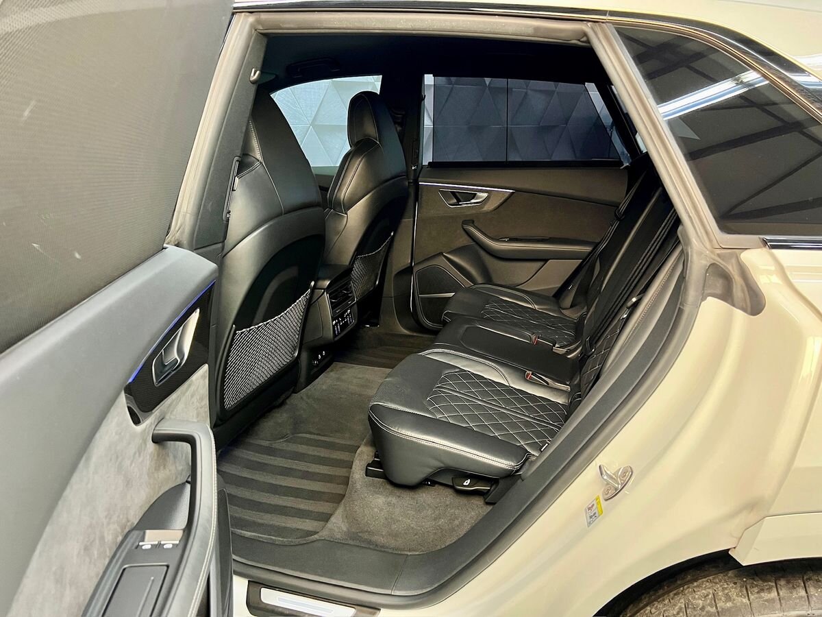 Audi SQ8 SUV 4,0 l 373 kw