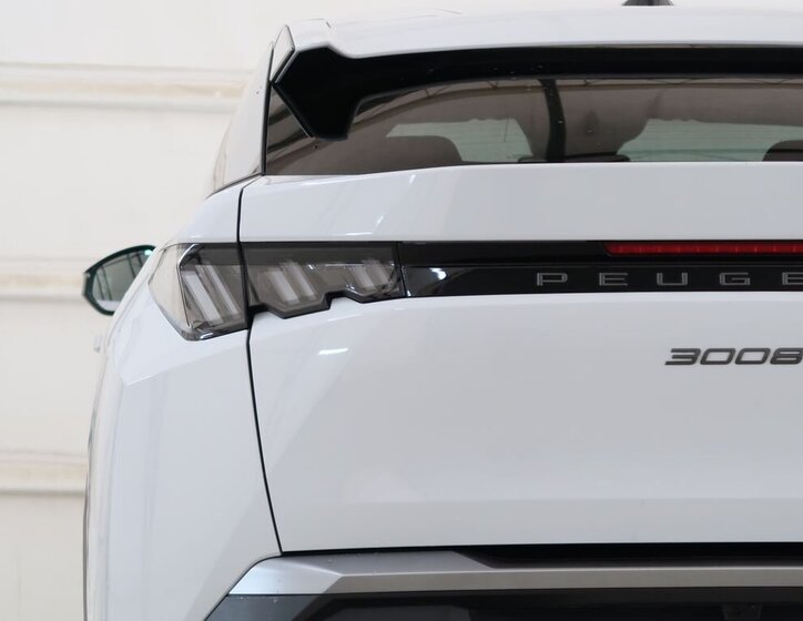 Peugeot 3008 8