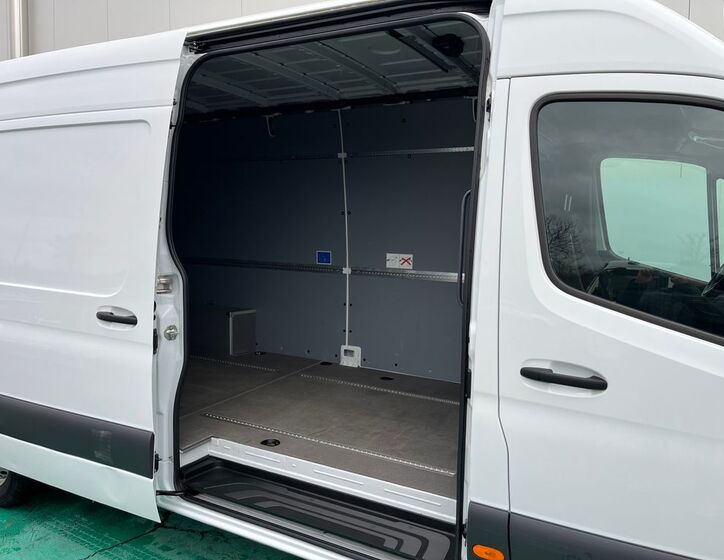 Mercedes-Benz Sprinter 7