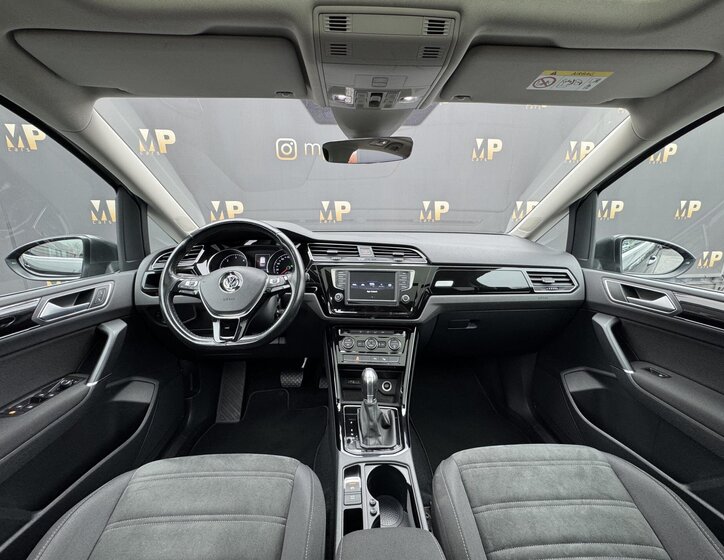 Volkswagen Touran 12