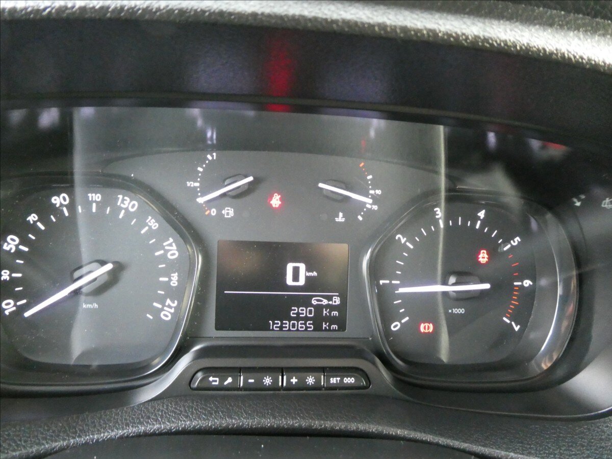 Peugeot Expert Kombi 1,5 l 88 kw