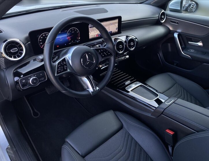 Mercedes-Benz Třídy A Hatchback 1,3 l 120 kw