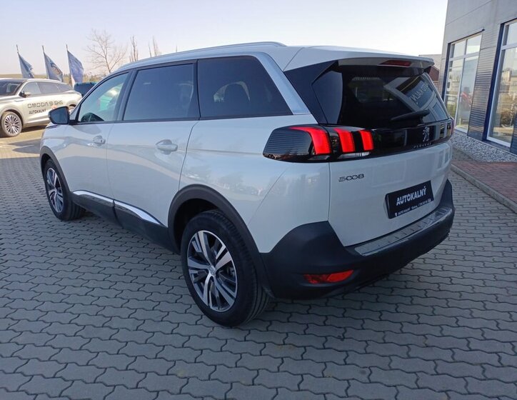 Peugeot 5008 SUV / Terénní 1,2 l 96 kw