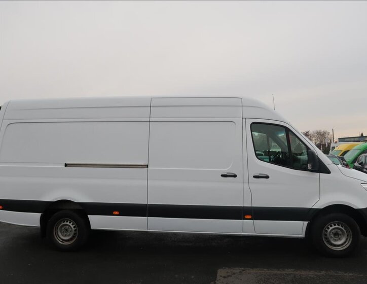 Mercedes-Benz Sprinter 5
