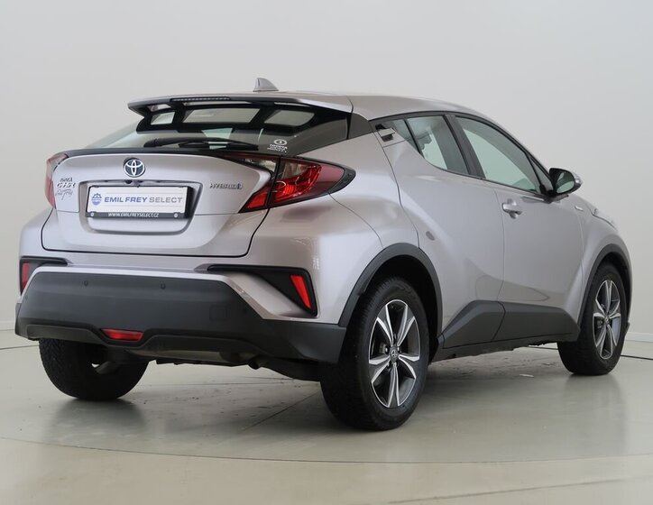 Toyota C-HR SUV / Terénní 1,8 l 72 kw