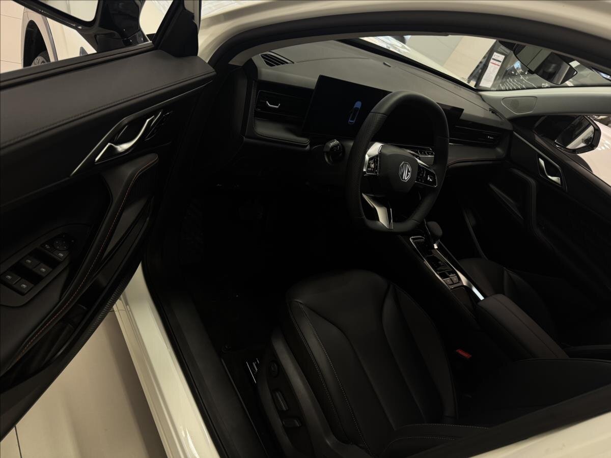 MG HS SUV 1,5 l 165 kw