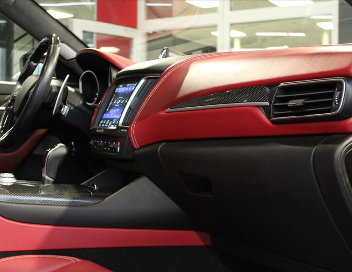 Maserati Levante SUV / Terénní 3,0 l 316 kw