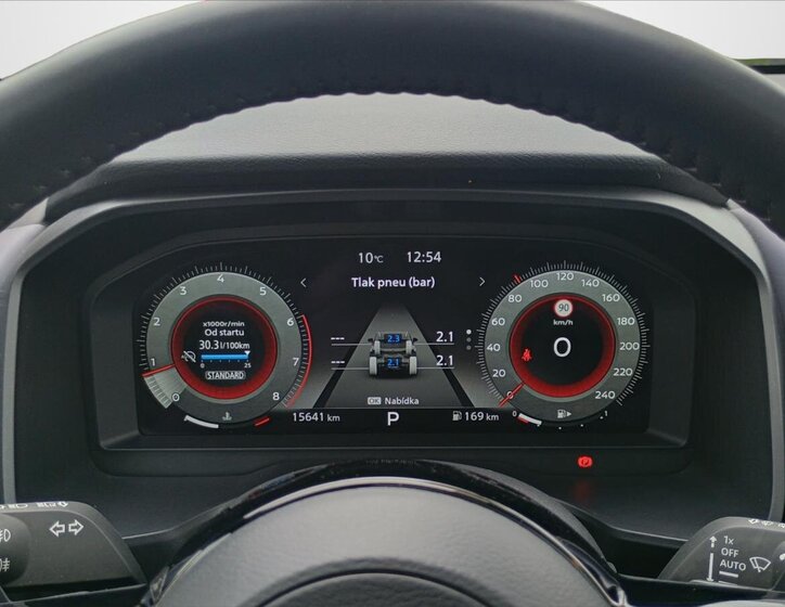 Nissan Qashqai SUV / Terénní 1,3 l 116 kw